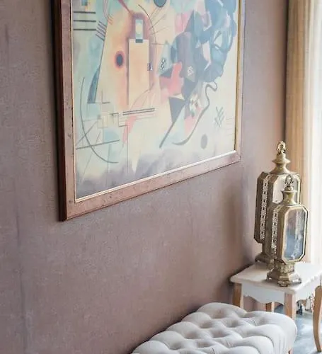 House Nefeli * Témeni