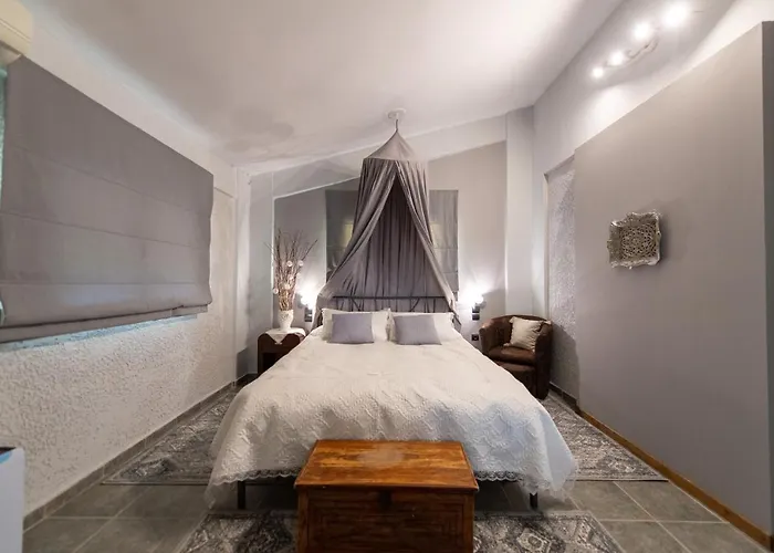 House Nefeli * Témeni